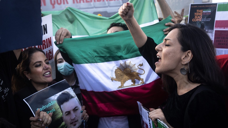 Le proteste in tutto il mondo per l'Iran