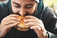 Dieta sana negata a oltre 3 miliardi di persone, mentre aumenta il rischio obesità. L’allarme della Fao