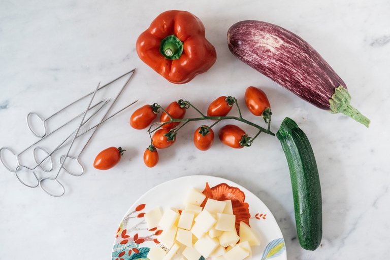Spiedini di verdure e formaggio