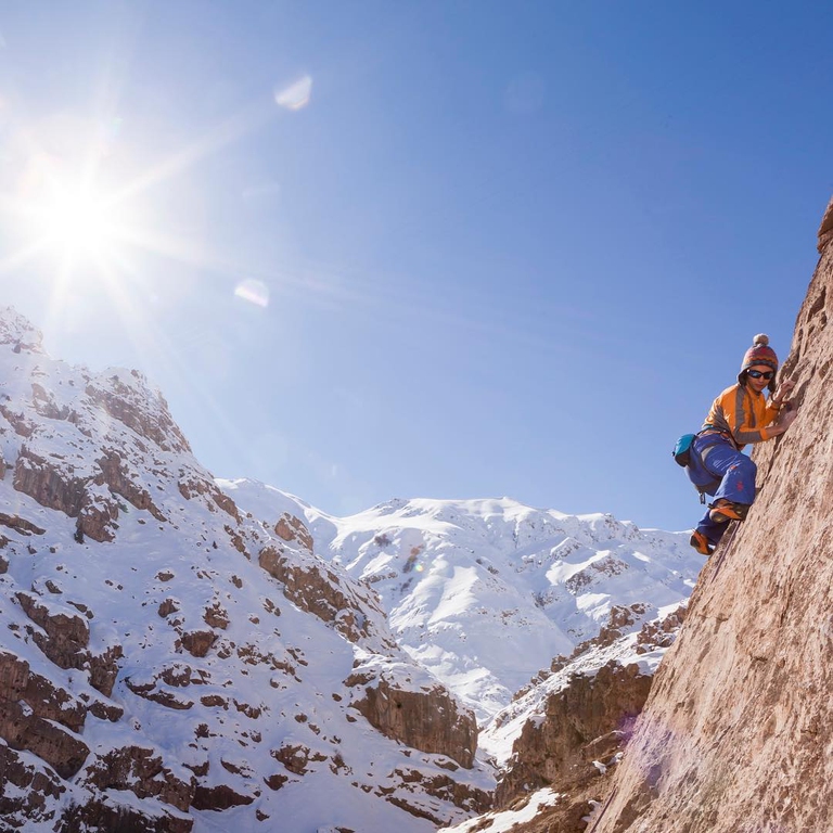 Elnaz Rekabi arrampica sulle pareti di casa