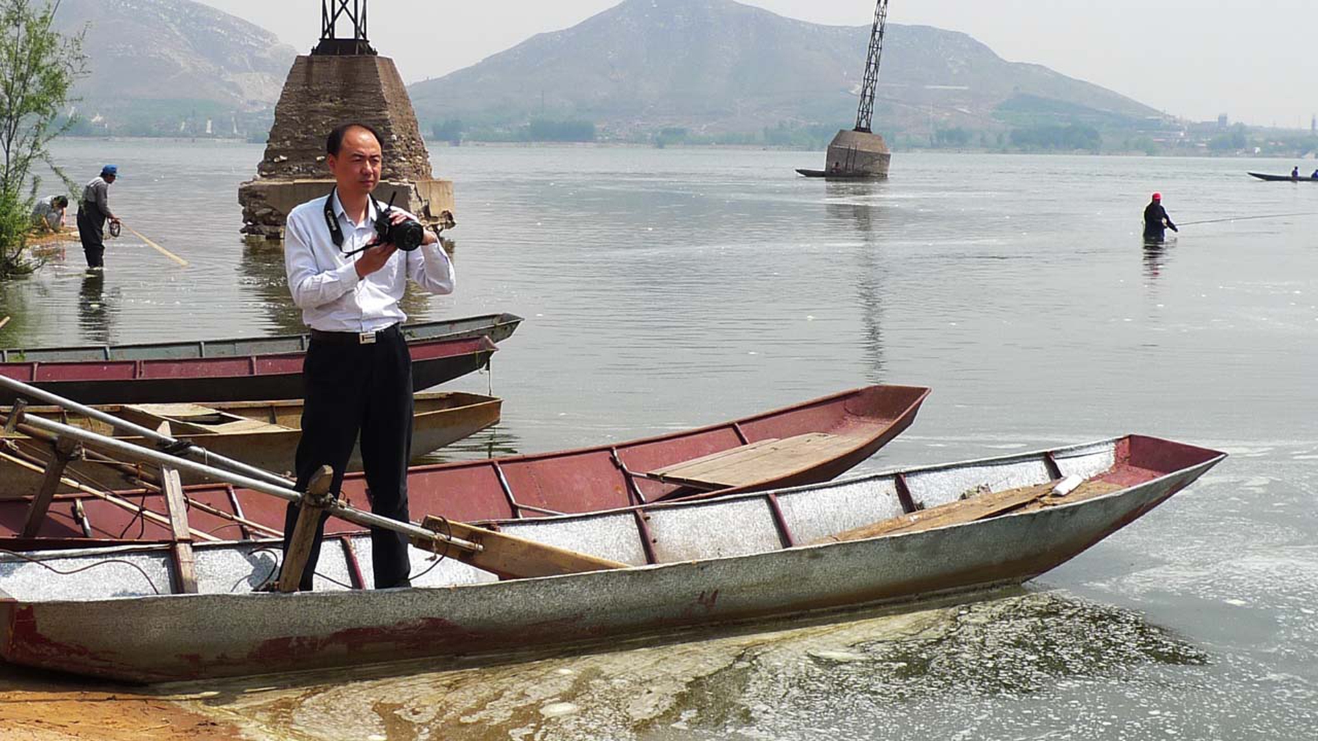 Ma Jun, indaga sull'inquinamento dell'acqua. Hebei, Cina.