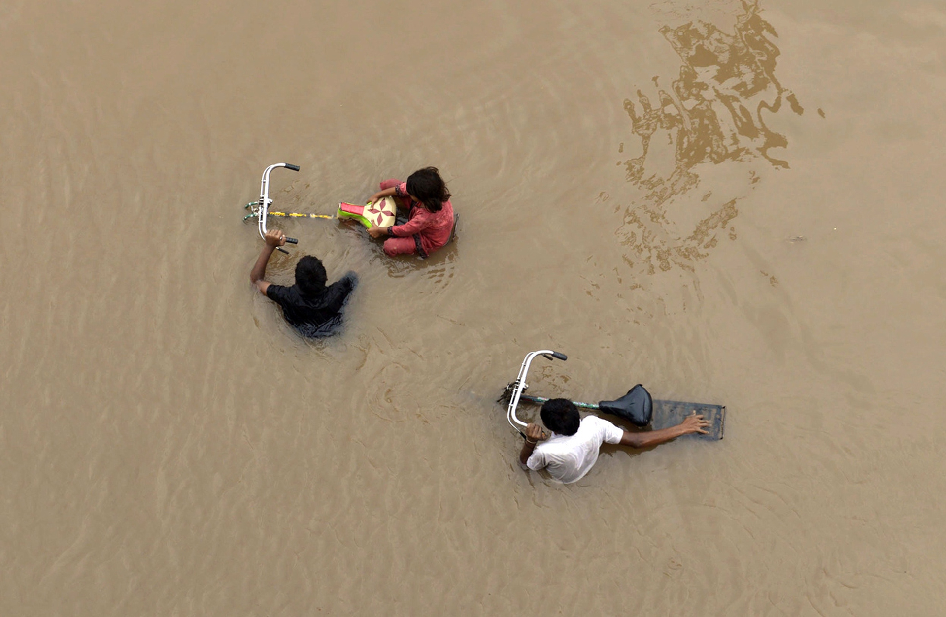 Arif AliAFPGetty Images (2)