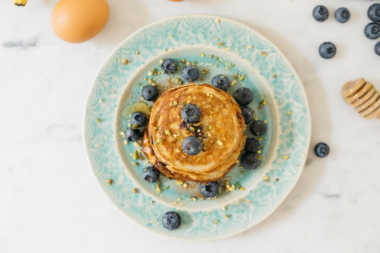 Pancake di banana con i mirtilli