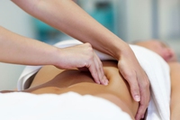 Osteopatia, cos’è, come funziona e benefici di una terapia manuale sempre più apprezzata