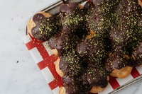 Profiteroles ripieni di crema al pistacchio