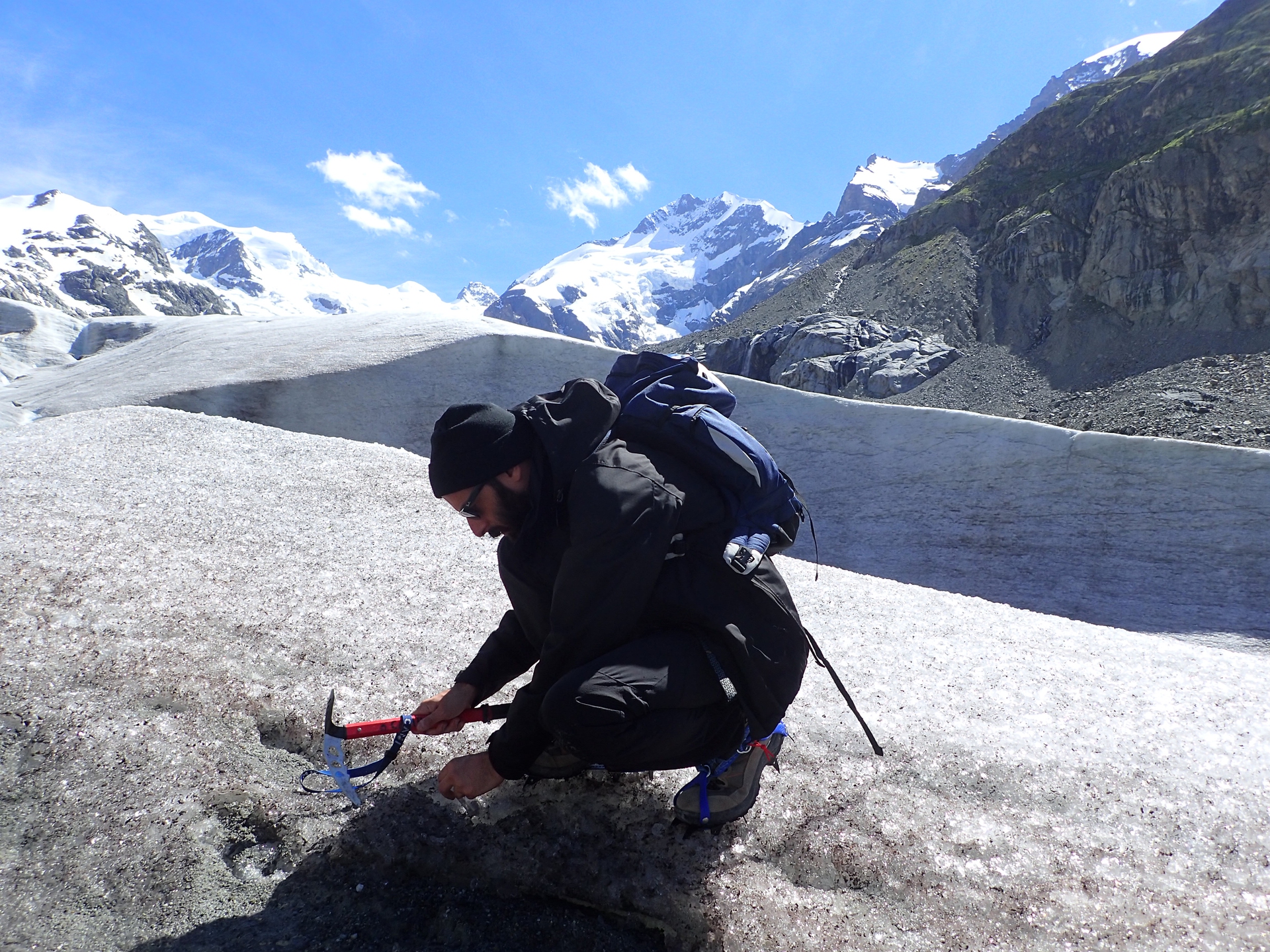 08. Operazioni di campionamento sul ghiacciaio del Morteratsch