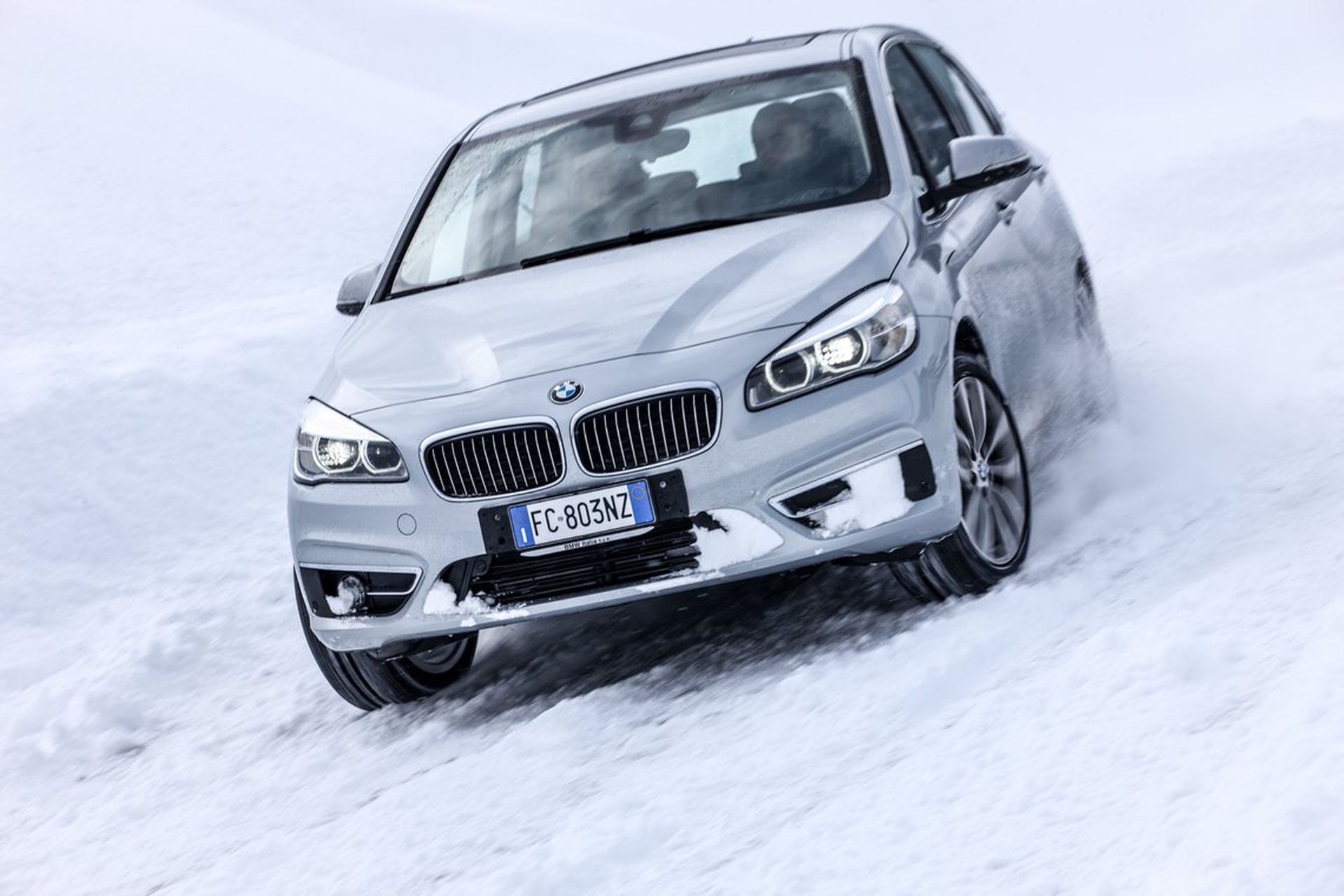 BMW 225xe Active Tourer-001