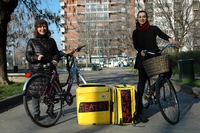 Teatro delivery, il progetto che a Milano consegna il teatro a domicilio