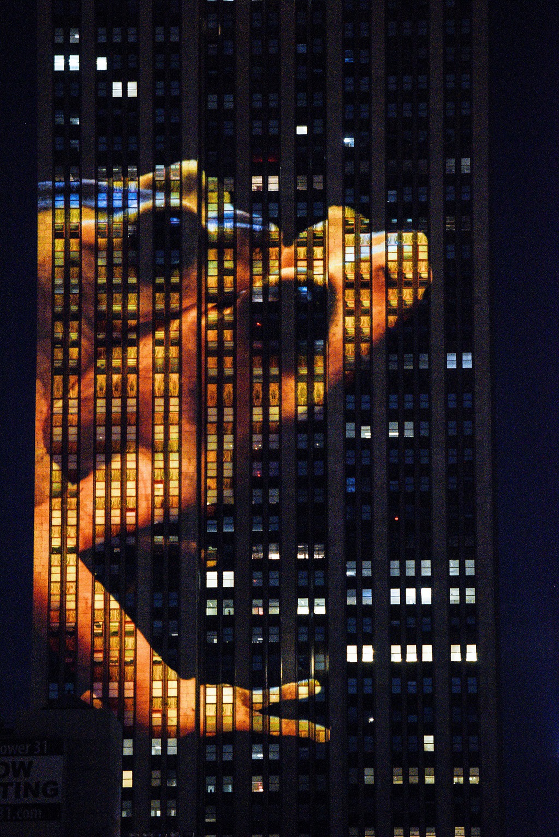 rane proiettate su Empire State Building