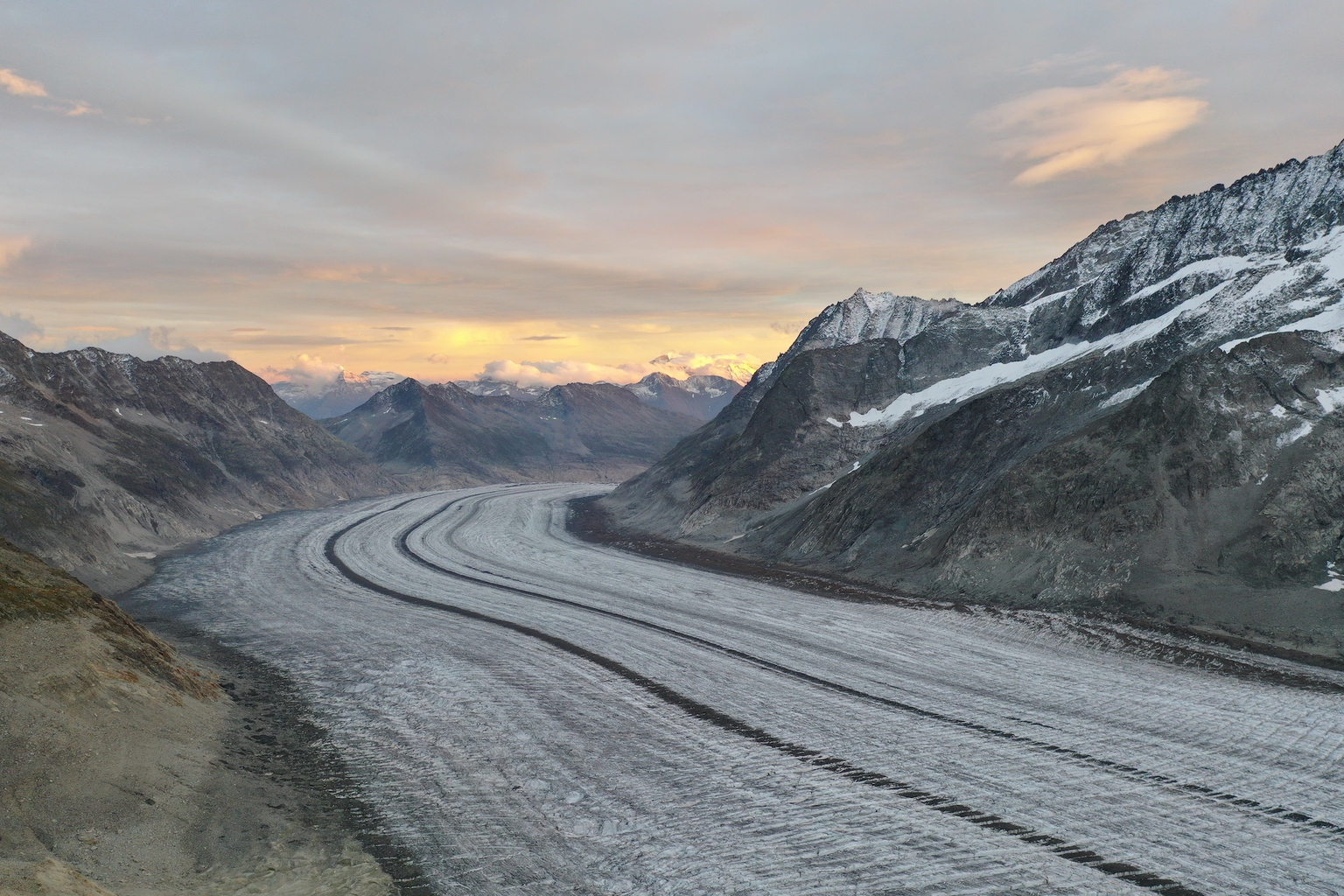 Aerial view of the Greater Aletsch Glacier as seen from the Konkordiahütte September 2019 © Kevin Kok.