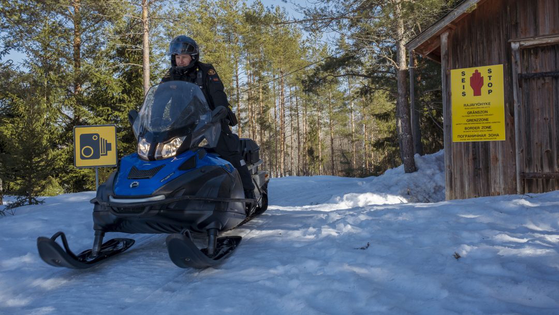 Border patrol guards checking the land border of Vaalimaa, between Finland and Russia, one of the most important land border between the two countries