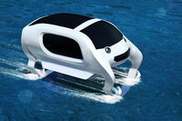 La barca taxi del futuro è un aliscafo elettrico, alimentato a energia solare