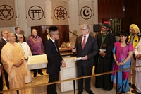 Il Dalai Lama e altri 200 capi religiosi chiedono la firma dell’accordo di Parigi