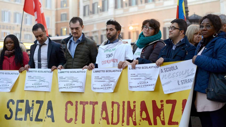 Rush finale per le firme per il referendum sulla cittadinanza