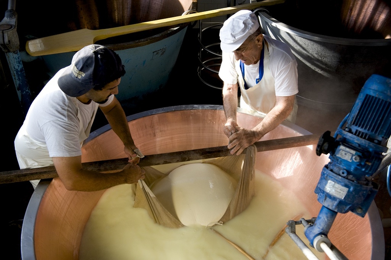 preparazione Parmigiano Reggiano