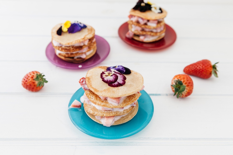 mille foglie con ripieno di fragole e yogurt