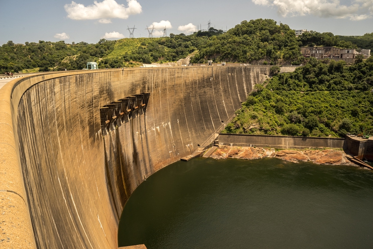kariba-dam-close