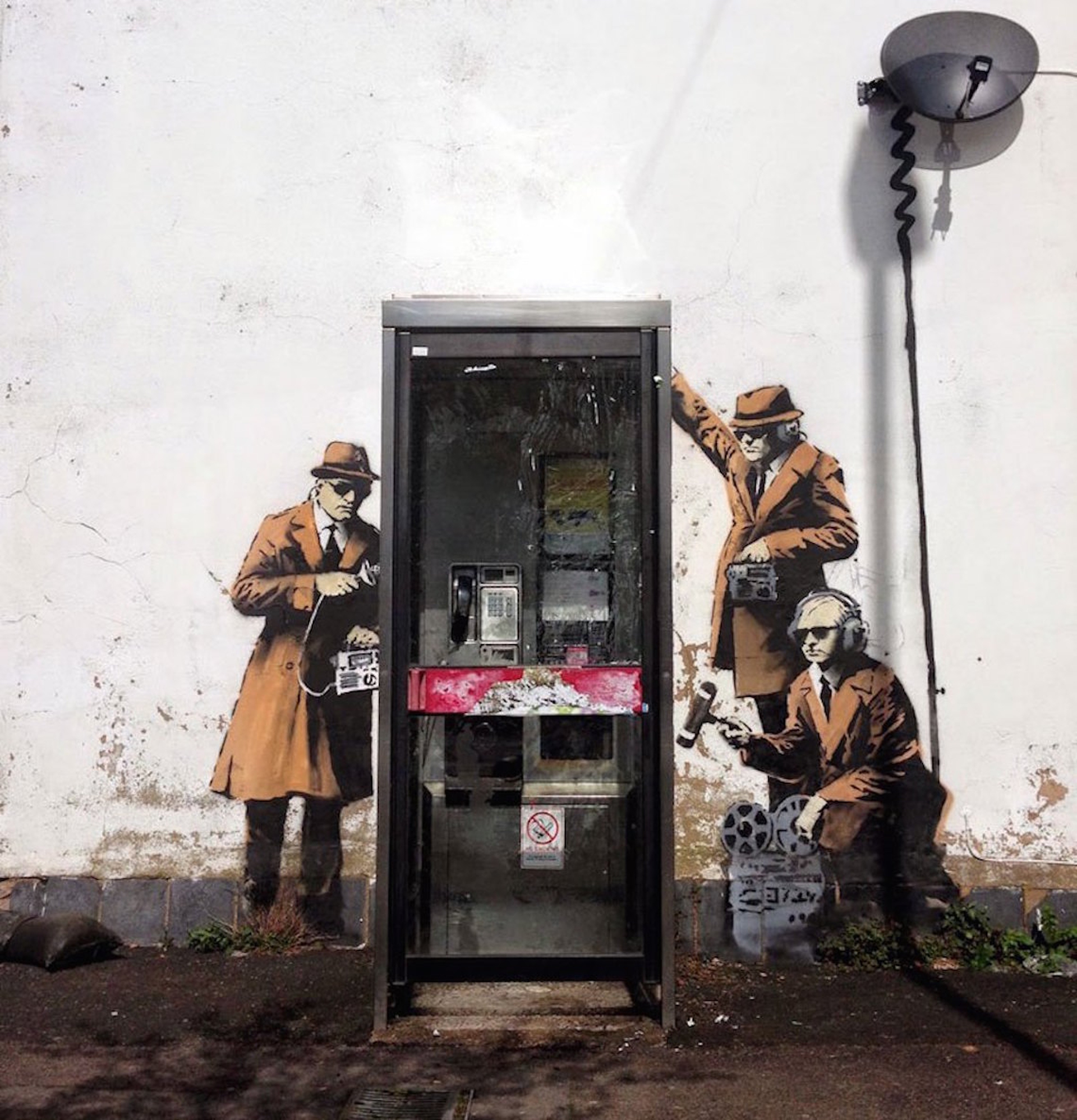 2014-tapped-phone-booth