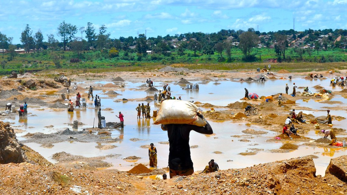 cobalt ore mining child labor