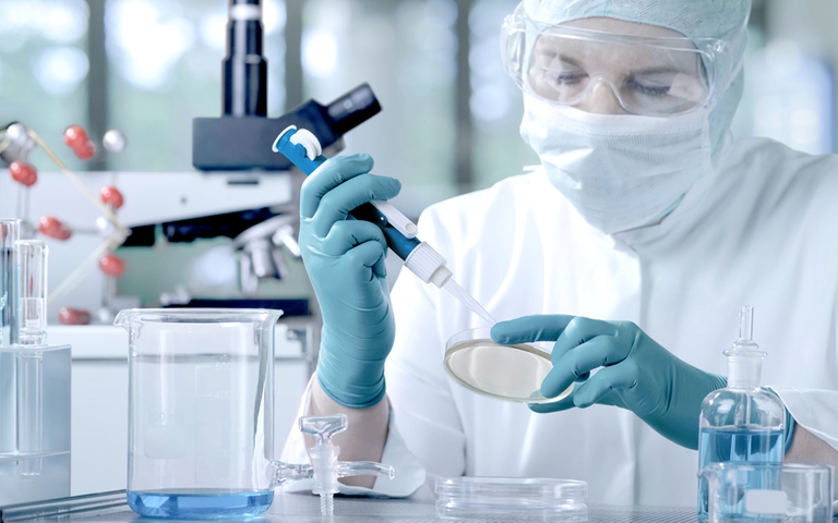 La FIVET o fecondazione in vitro aiuta sempre più coppie infertili ad avere figli