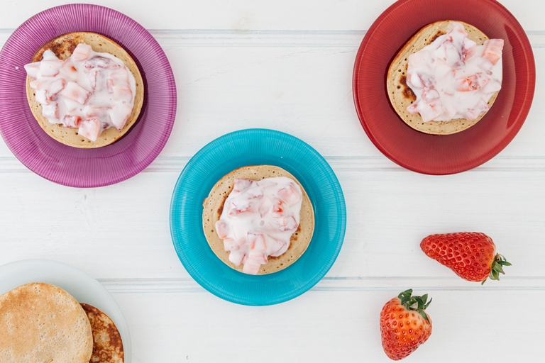 mille foglie con ripieno di fragole e yogurt