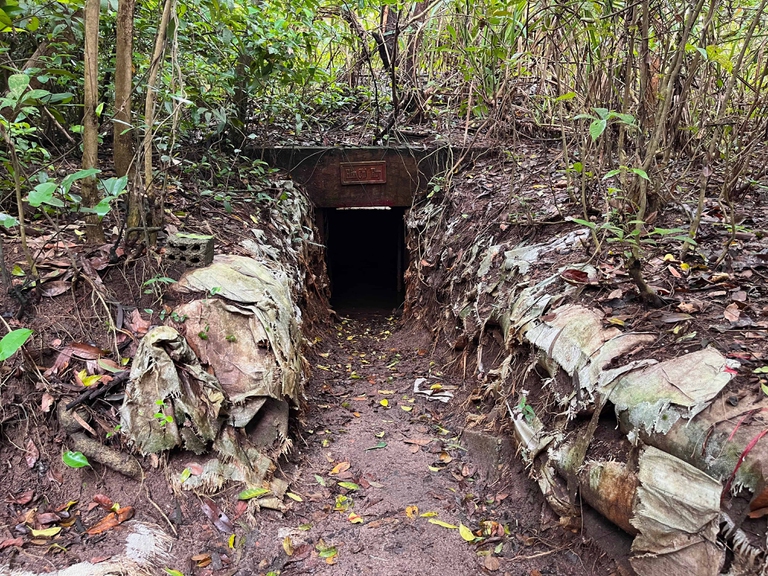 tunnel Vietnam