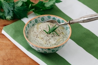 Zuppa di cavolfiore al forno con cipollotto piccante