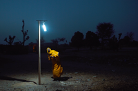 Liter of light, lo sviluppo sostenibile si fa con una bottiglia di plastica e l’energia solare