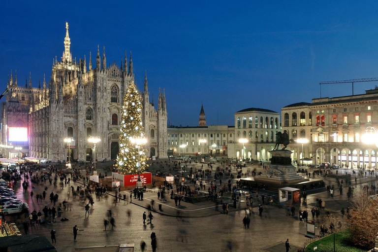 milano, albero di natale, piazza duomo