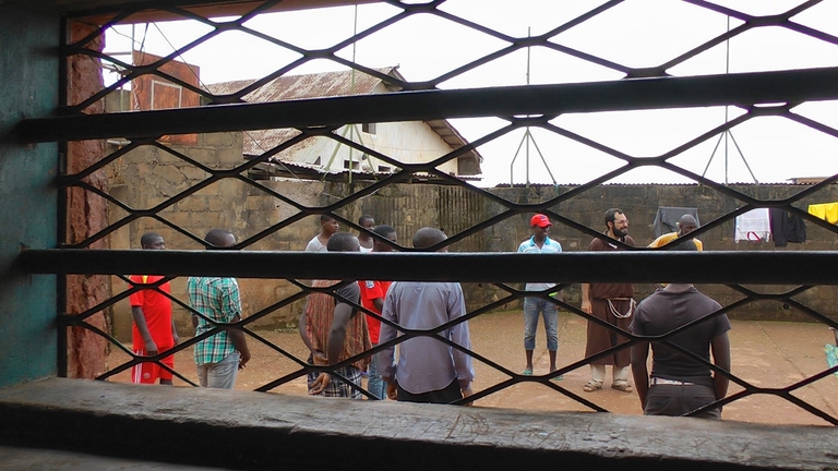 Il teatro sociale nelle prigioni del Camerun