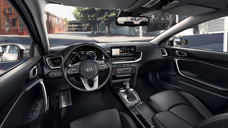 Fra le dotazioni di Kia XCeed, il sistema che monitora lo stato di stanchezza di chi è alla guida e, nel caso, suggerisce di fare una pausa. ©Kia