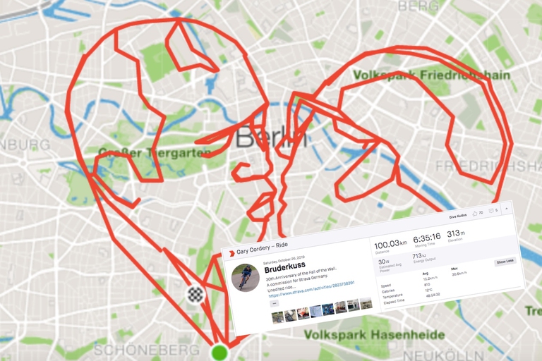 Gary Cordery ha riprodotto il famoso bacio tra Brezhnev e Honecker, pedalando per le vie di Berlino grazie all’uso di Strava