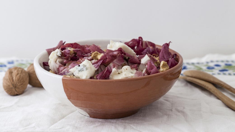 noci-insalata-radicchio