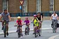 Il Bike to school di Bimbimbici festeggia la primavera con i supereroi