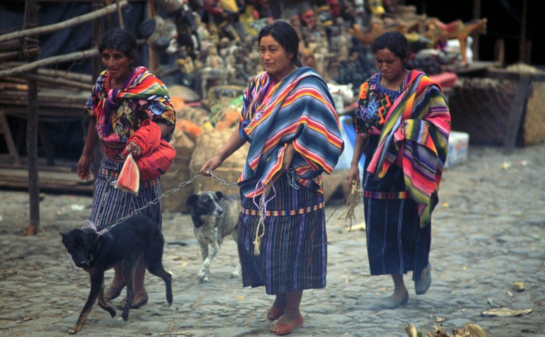 mayan women cloth huipil