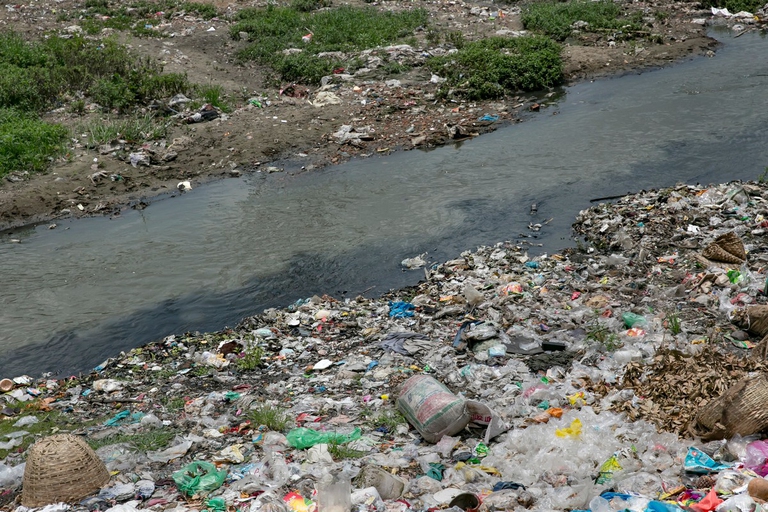fiumi Bangladesh rifiuti