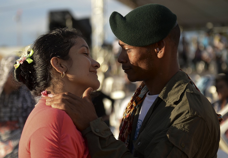 I colombiani festeggiano il nuovo accordo di pace