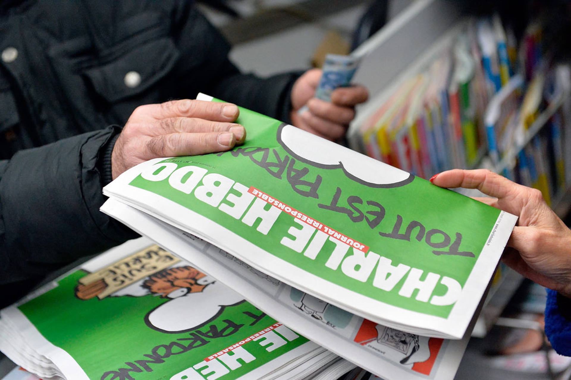 Charlie Hebdo nelle edicole di Parigi