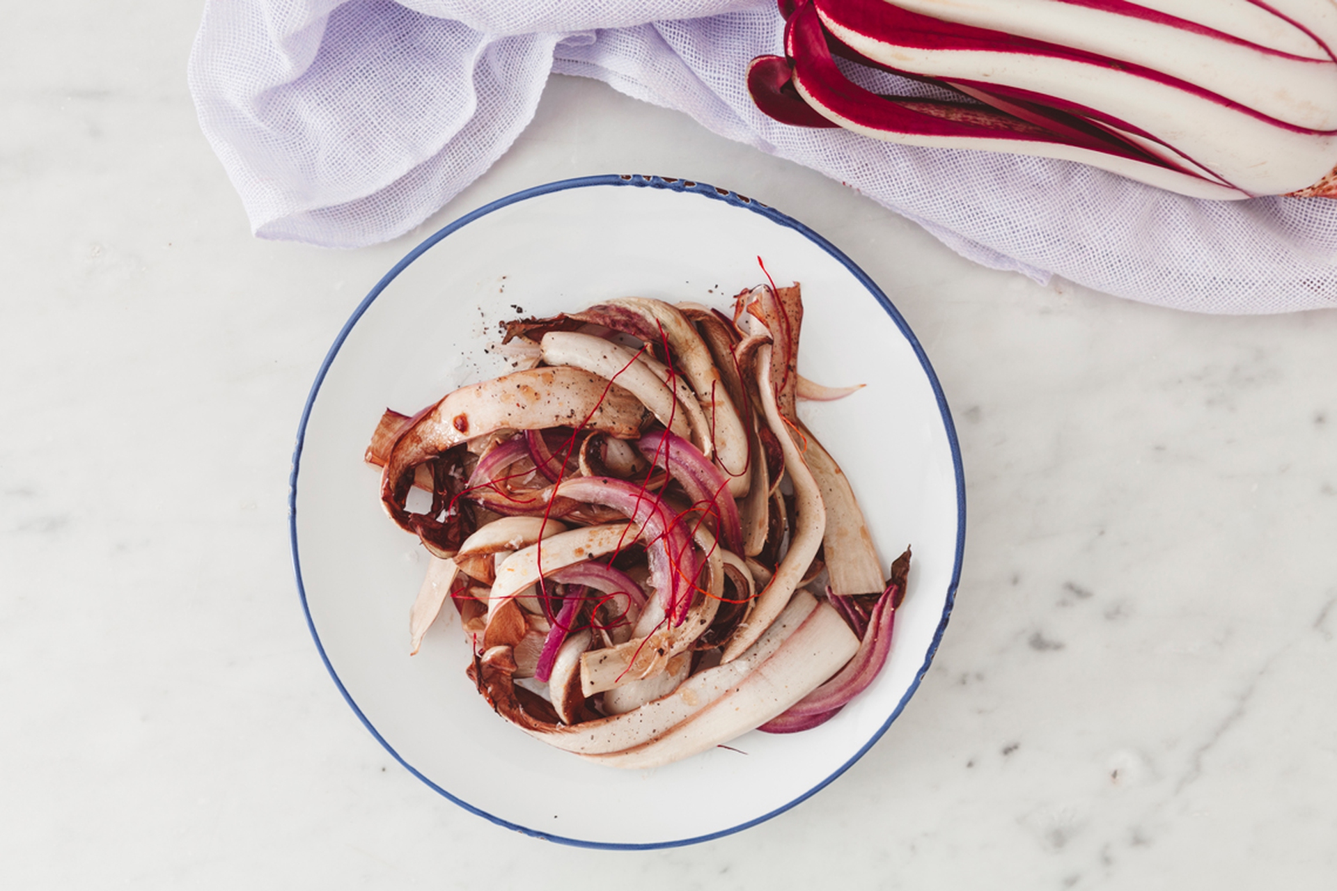 Radicchio rosso al forno con cipolle caramellate