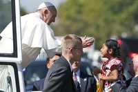 La lettera di Sophie Cruz a papa Francesco: “Ho paura di perdere mio padre”