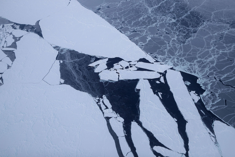 In Groenlandia, il ghiaccio sta sparendo sempre più velocemente