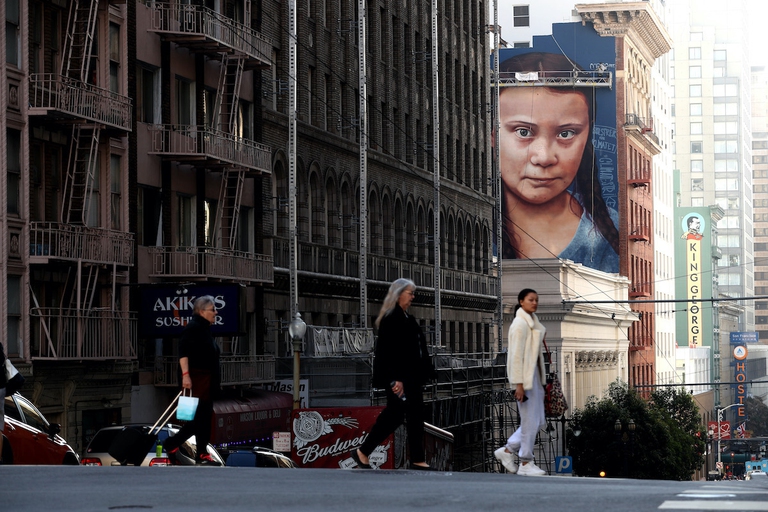 murale di Cobre a San Francisco che raffigura Greta Thunberg