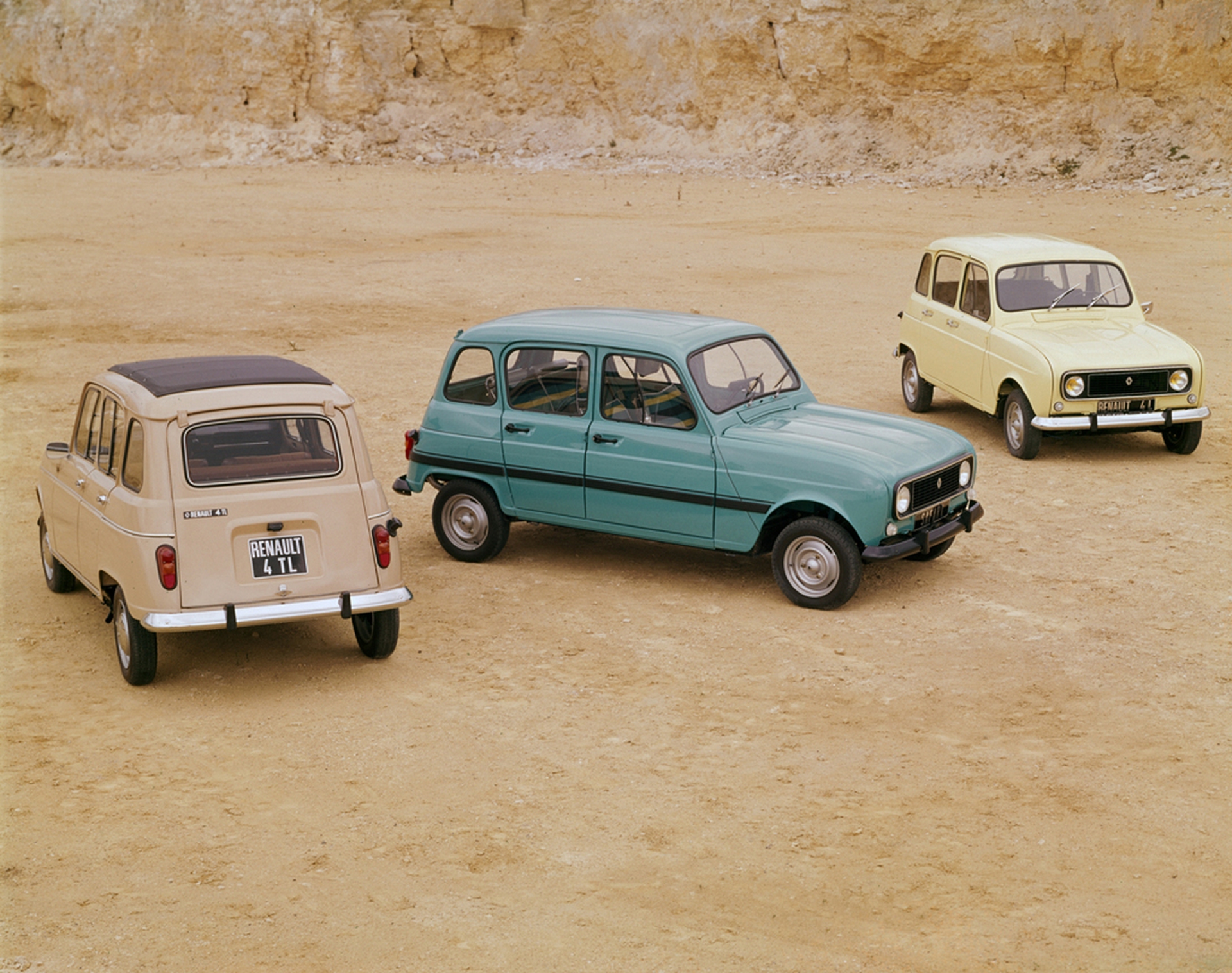Renault_4-Small-12705