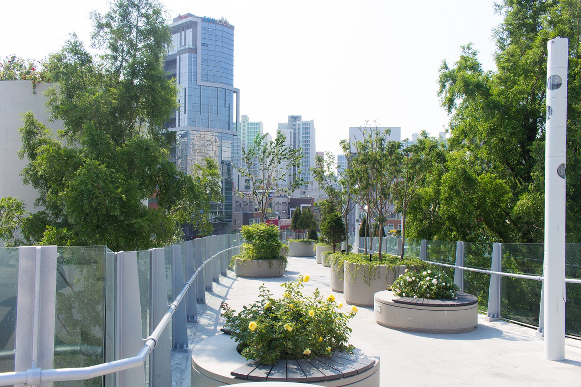 The newly opened walkway of Seoul