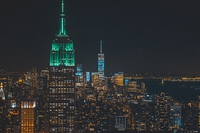 Per l’Empire state building è tempo d’illuminarsi di verde