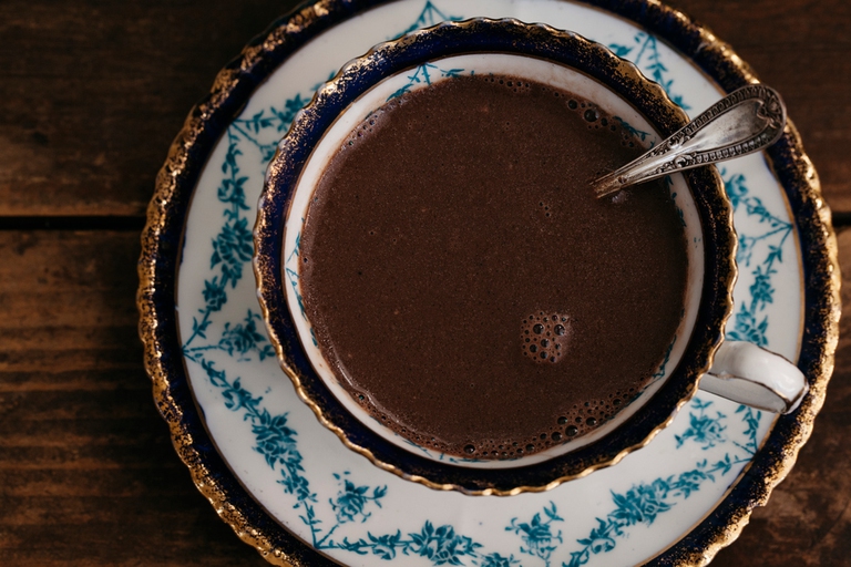 cioccolata calda aromatizzata al cardamomo