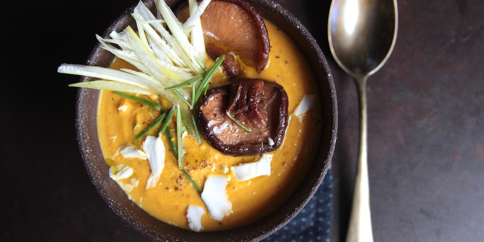 Vellutata di zucca Okkaido e ricotta con shiitake e rosmarino