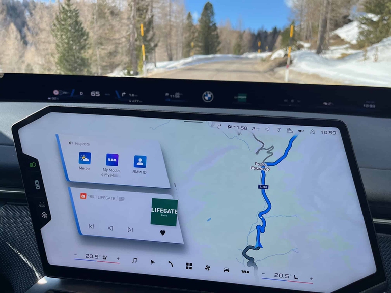 Bmw, iX3, auto elettrica, test drive