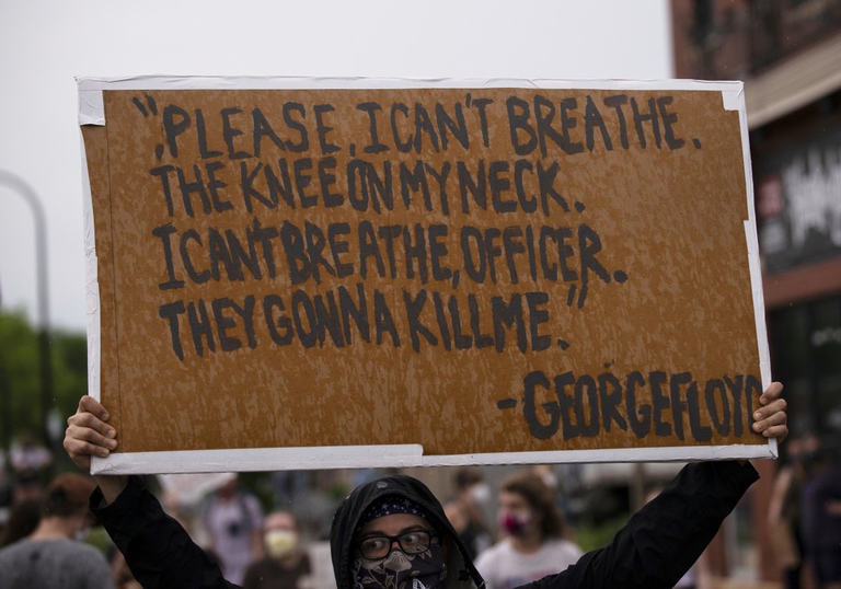 Le proteste per George Floyd, ucciso dalla polizia a Minneapolis