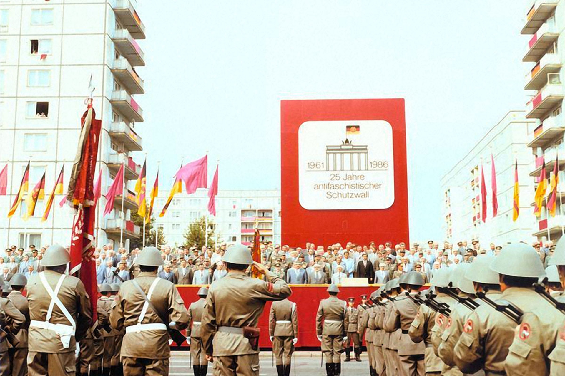 Muro di Berlino: una foto all'anno